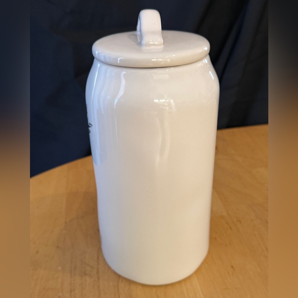 Rae Dunn White Ceramic Farmhouse CRUNCH Carrot Jar With Removable Lid - Picture 4 of 10